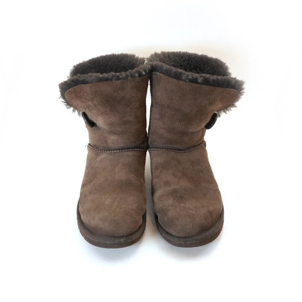 UGG Womens Sz 6 US Bailey Button Sheepskin Boots 5803 Dark Brown